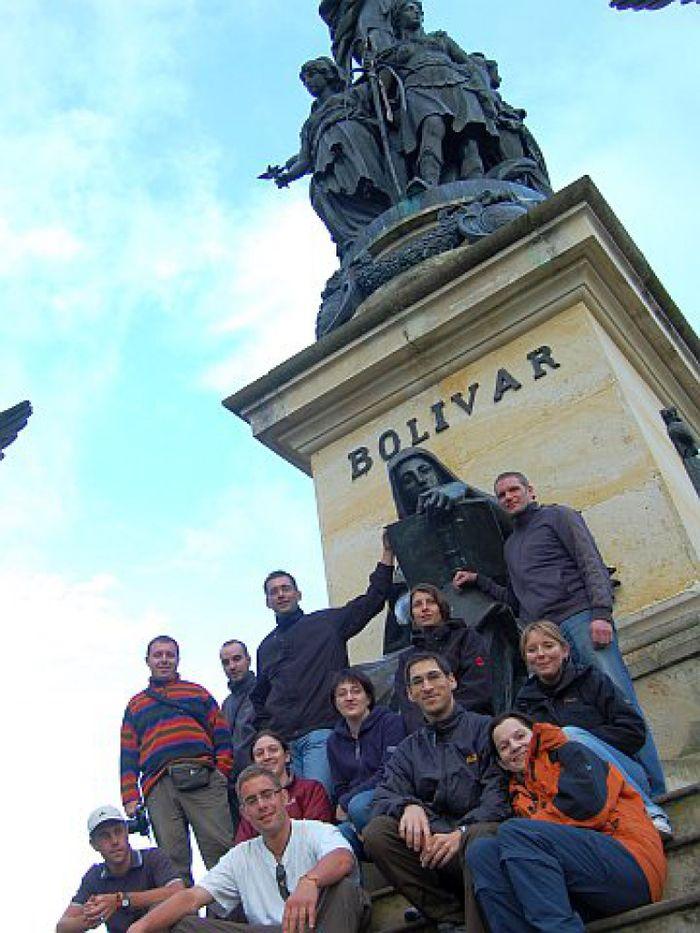 Gruppenfoto am Puente Boyaca