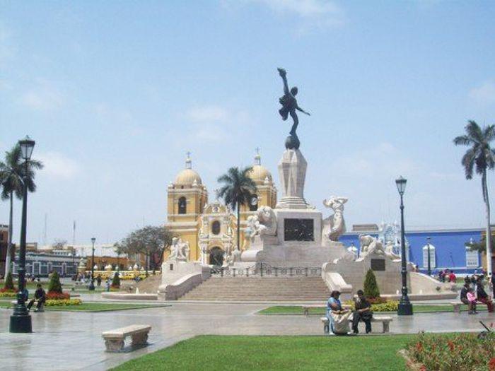 Trujillo und seine schoene Plaza de Armas