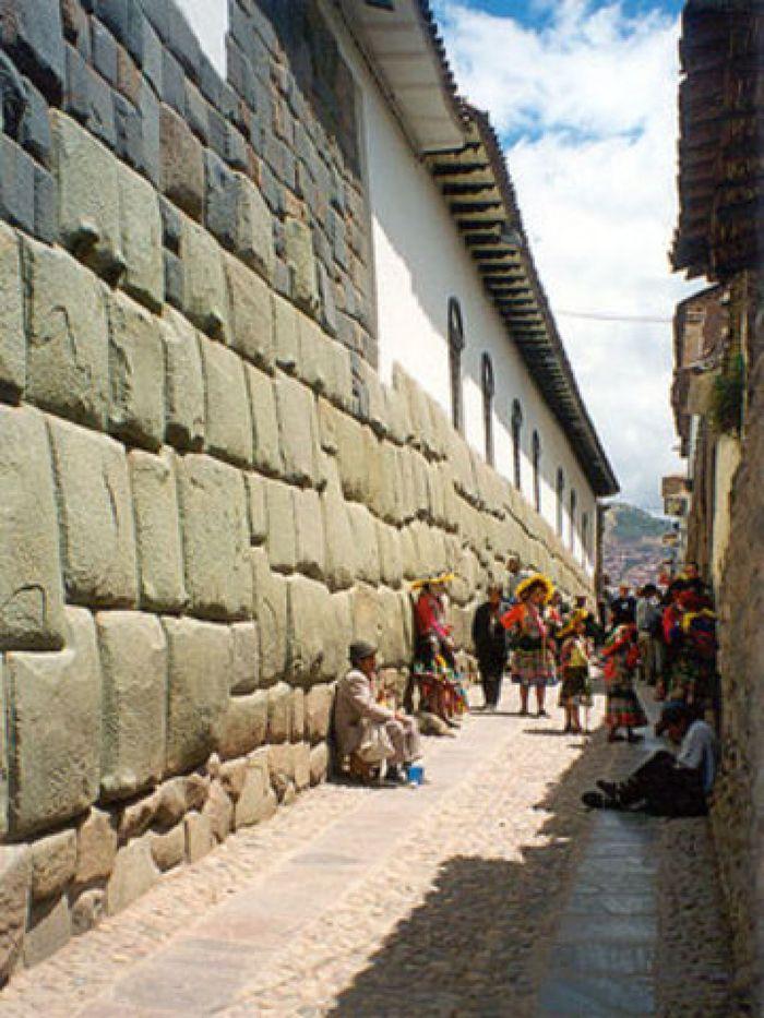 ine Inkastrasse im Cusco