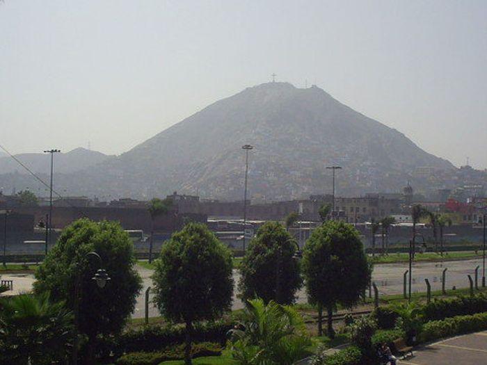 San Cristobal Berg im Lima
