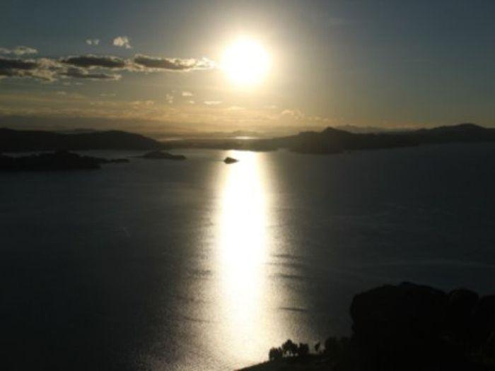 Traumhafter Sonnenuntergang am Lago Titikaka