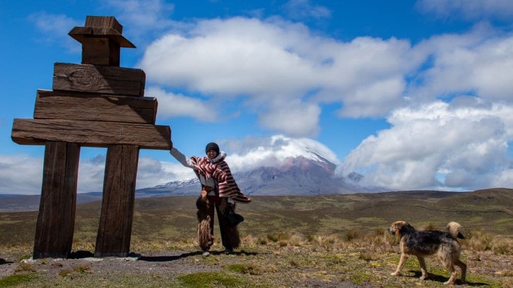 Auf dem Weg zum Ruminahui-Vulkan gibt es Aussichtsplattformen, von denen man bei guter Sicht bis zum Cotopaxi blicken kann.