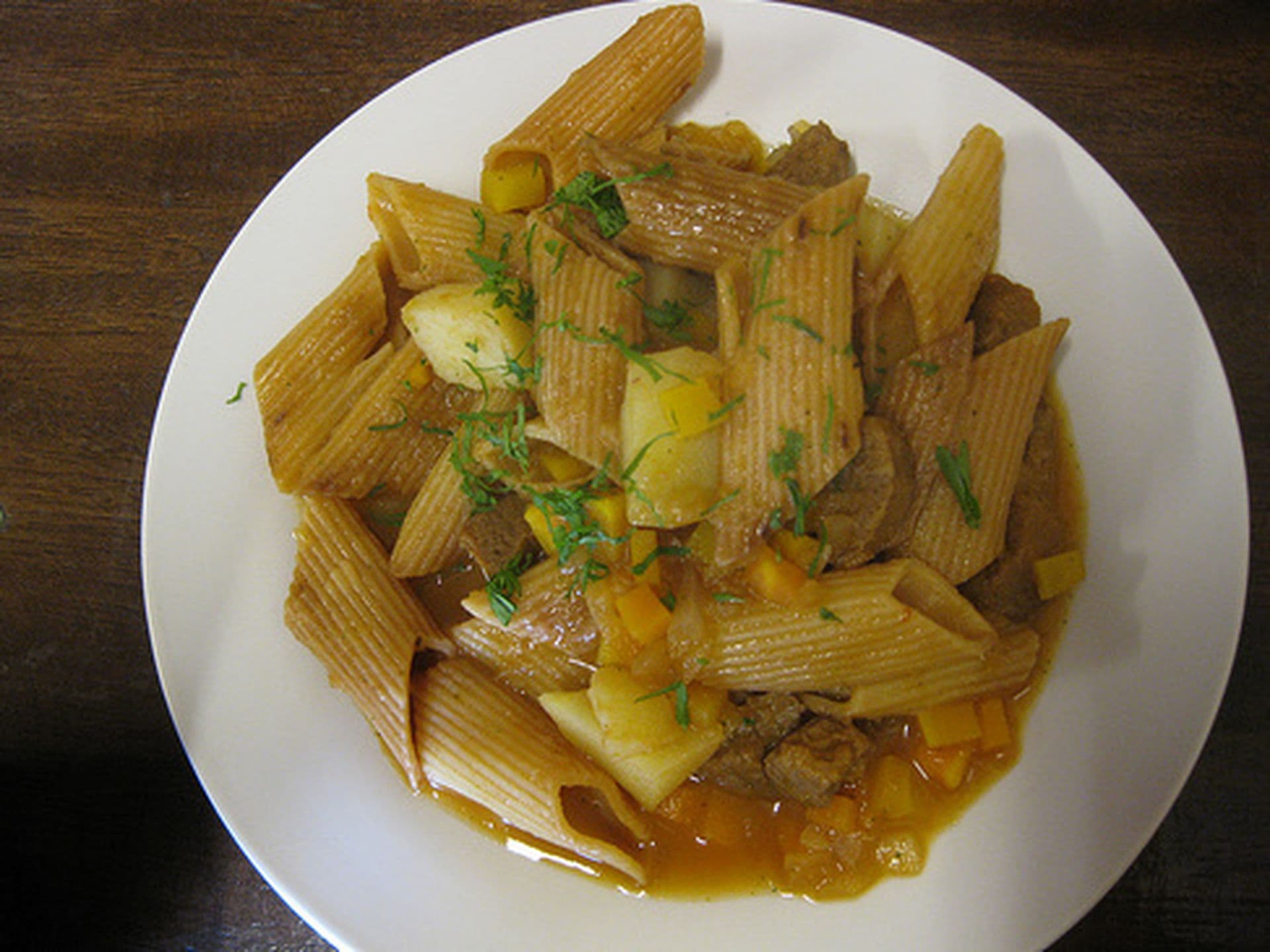 “Aji de Fideos“ oder scharfer bolivianischer Nudeleintopf