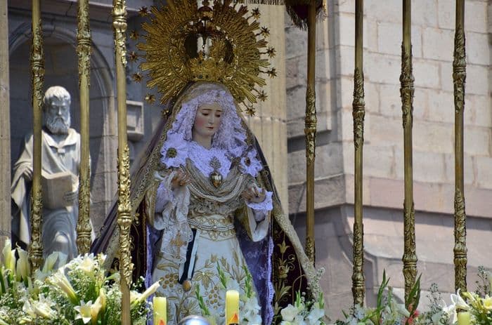 Du musst leiden, stirbst auf s
