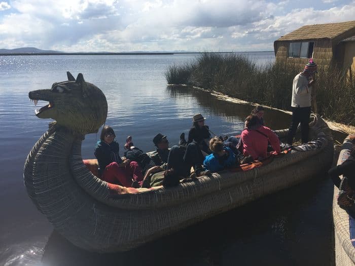 Mit dem Schilfboot fahren wir 