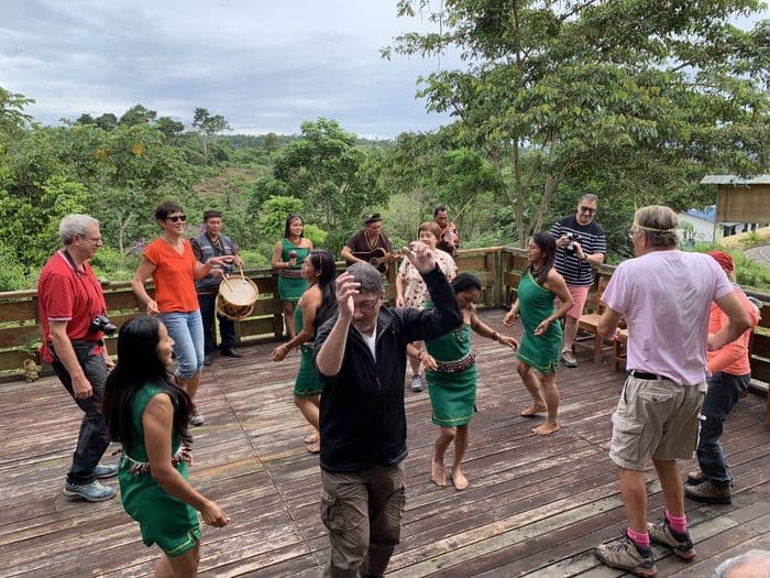 Chanter et danser une musique 