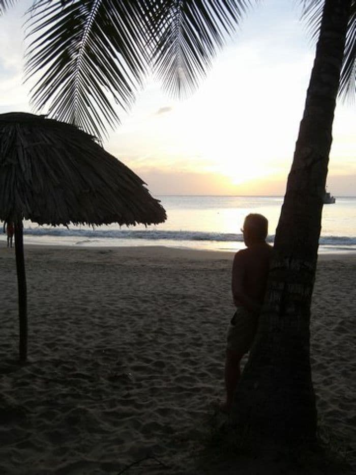 Schöner Strandtag, schöner Sonnenuntergang