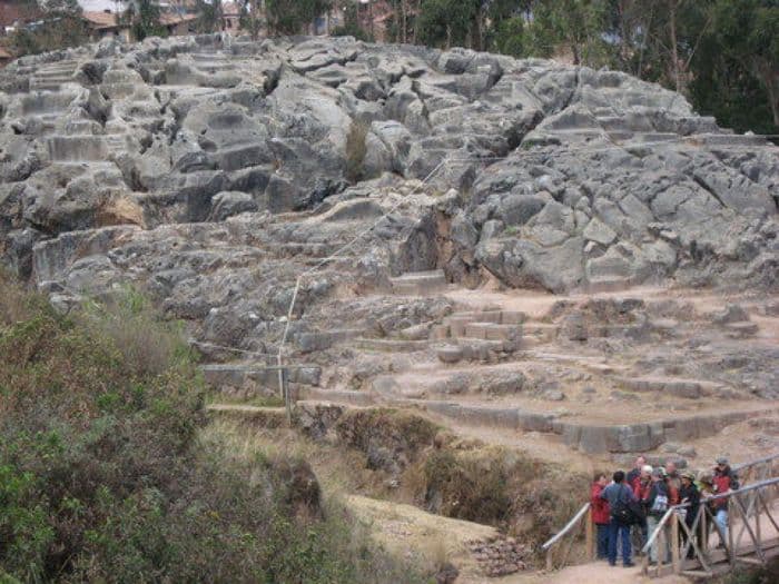 Gruppe in Qenko