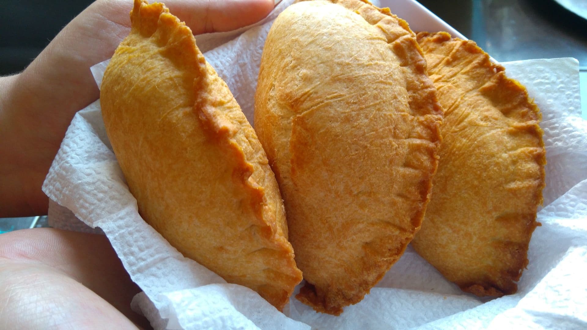 Kolumbianische Empanadas - überraschend wie das Land