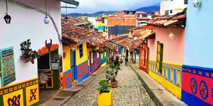 Colombia Header Guatapé