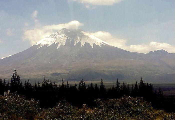 Der Cotopaxi Vulkan begrüsst u