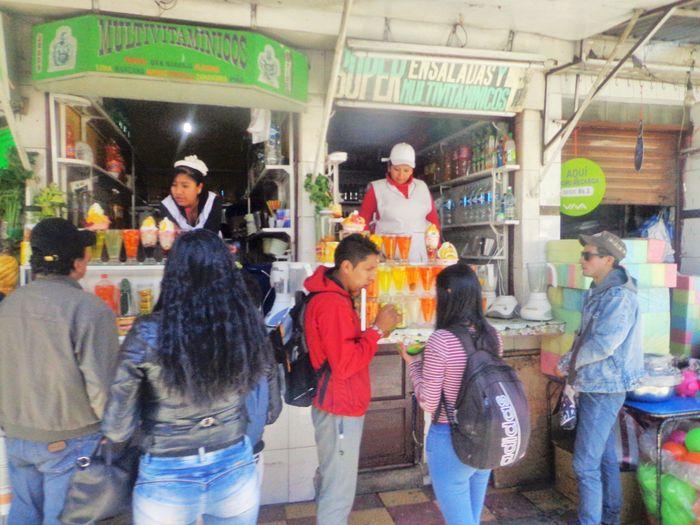 Am Markt von Oruro fahren wir 