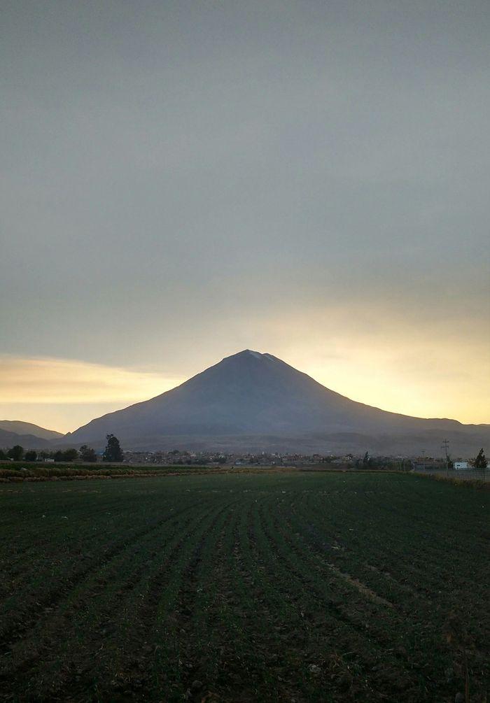 Der Misti-Vulkan ganz früh am 