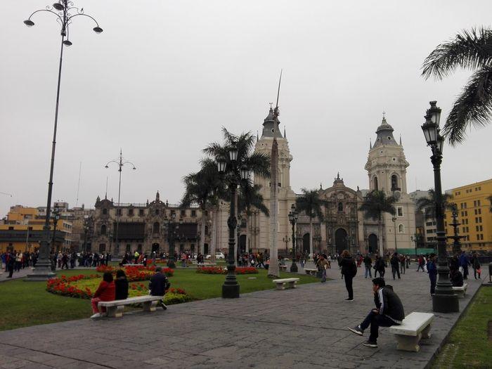 Limas Hauptplatz, Kathedrale u